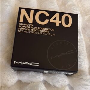 MAC Cosmetics Studio Fix Foundation NC40